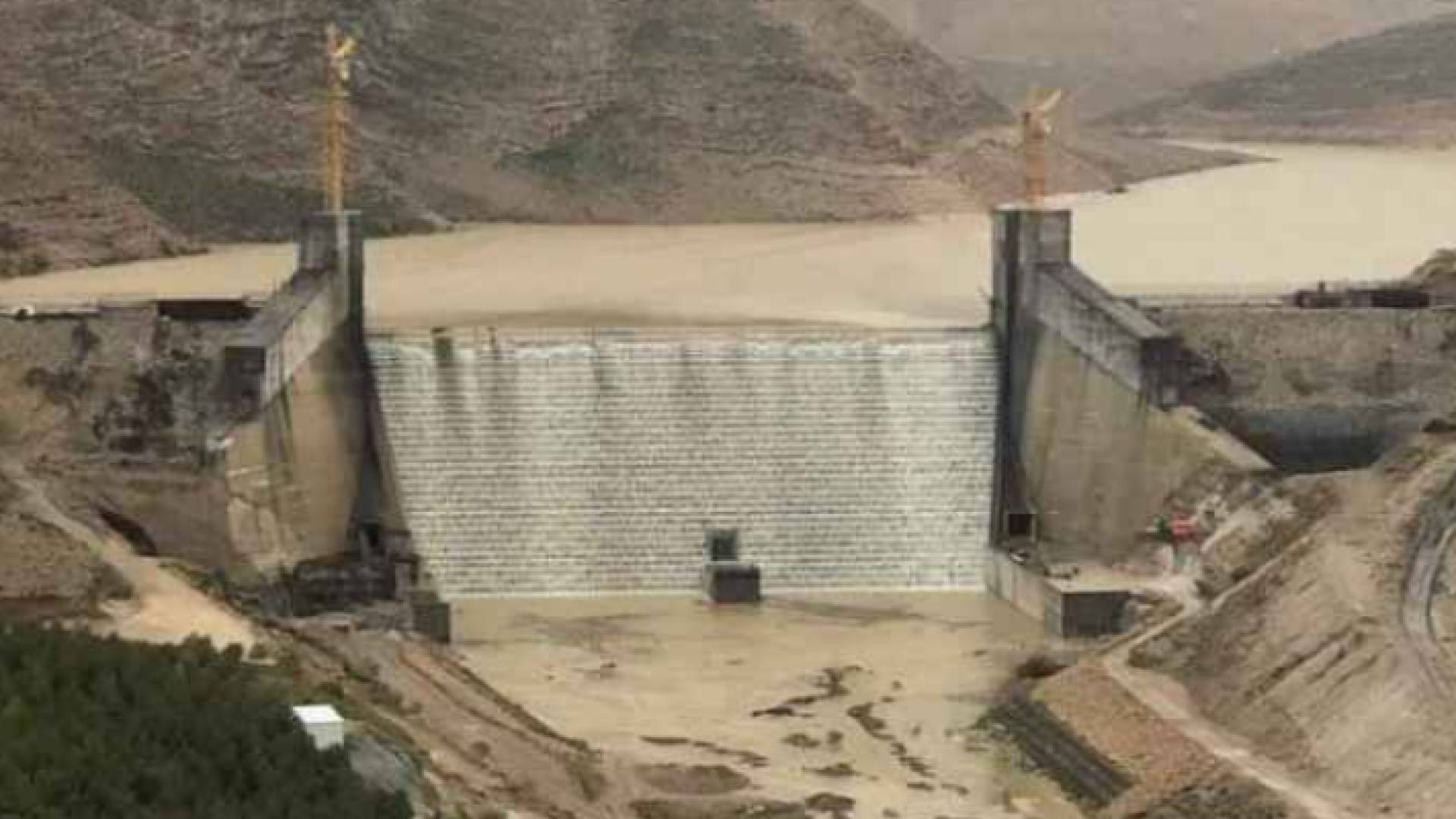 فيضان سد الواله- ارشيفية