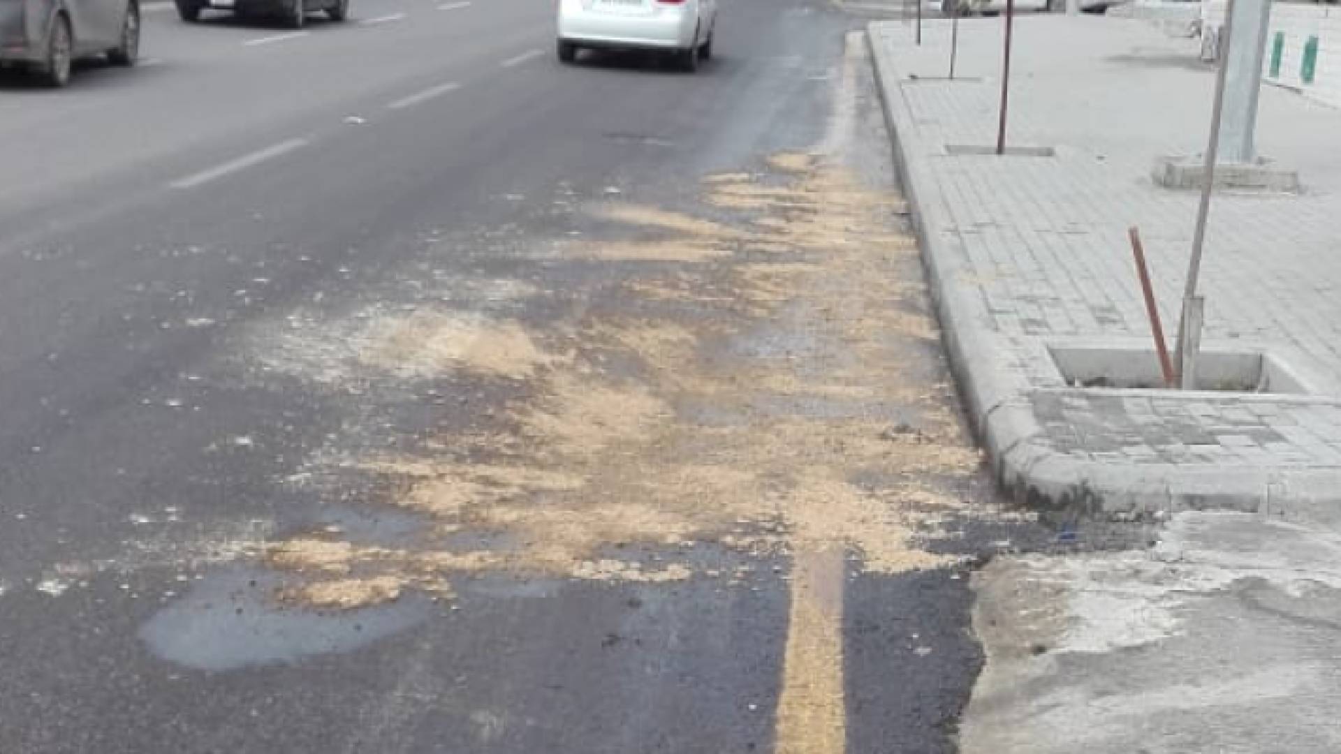 ادارة السير تحذر السائقين على شارع الجامعة باتجاة جسر الصحافة