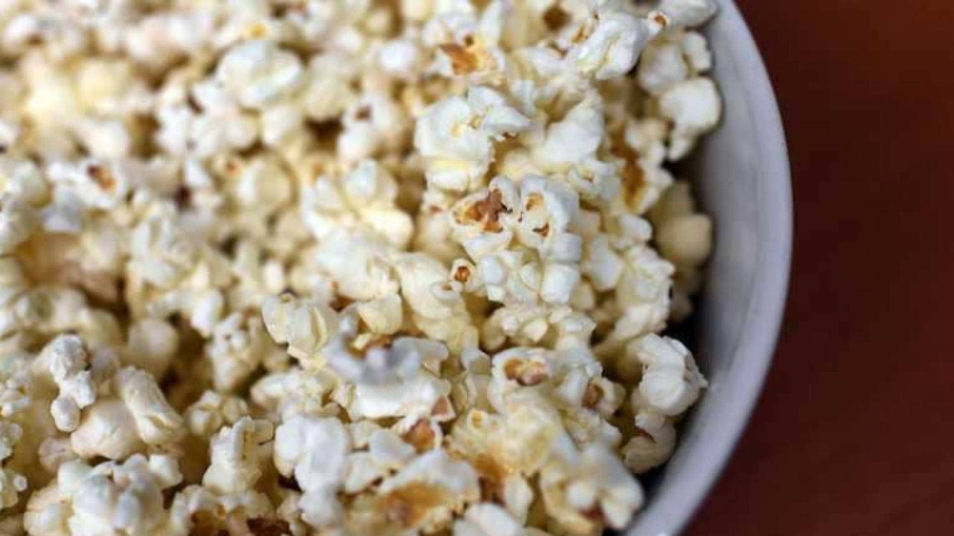 الفشار الطبيعية يحتوي على ألياف قد تشعرك بالشبع بسرعة.