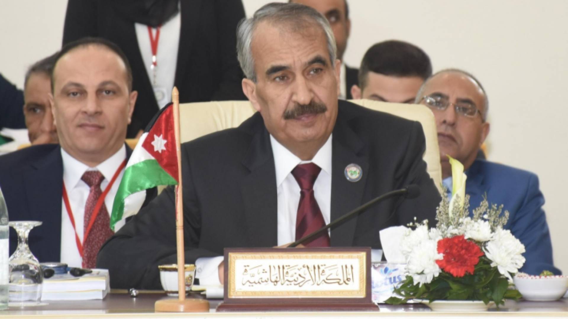 وزير الداخلية سمير المبيضين