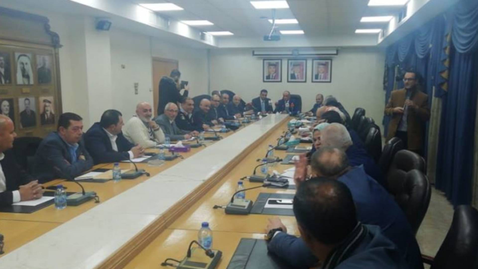 من الاجتماع