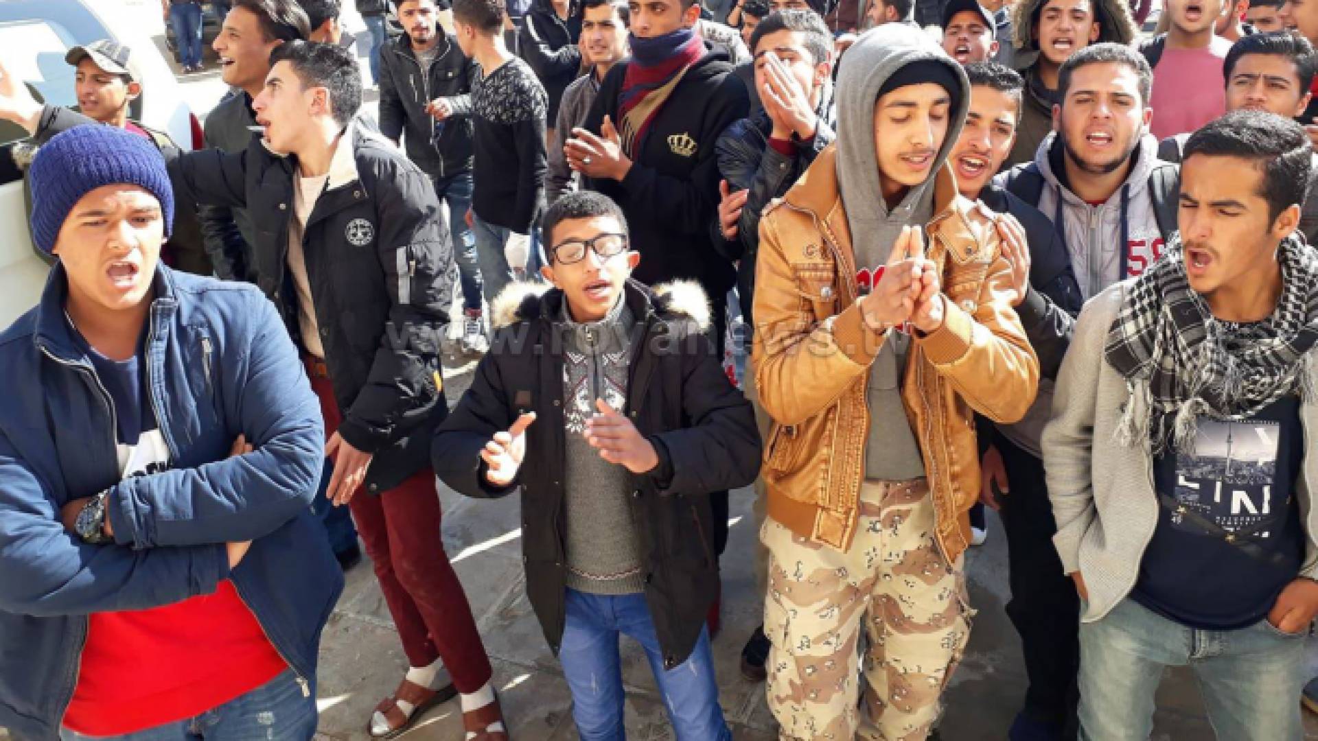 من الاعتصام