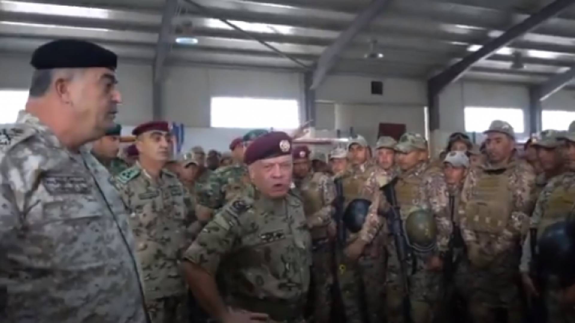 خلال زيارة مفاجئة لإحدى وحدات القوات المسلحة