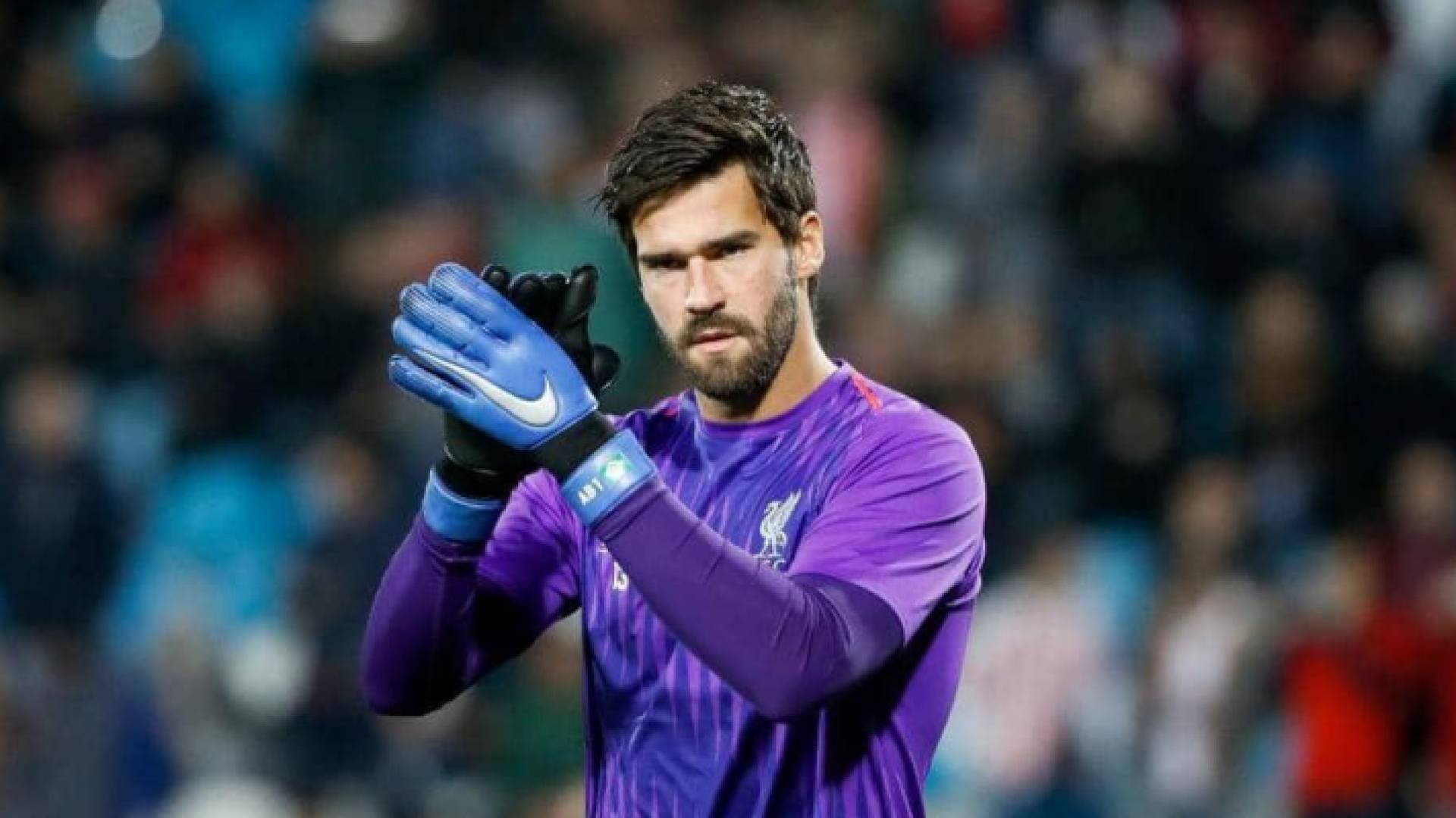 أليسون بيكر