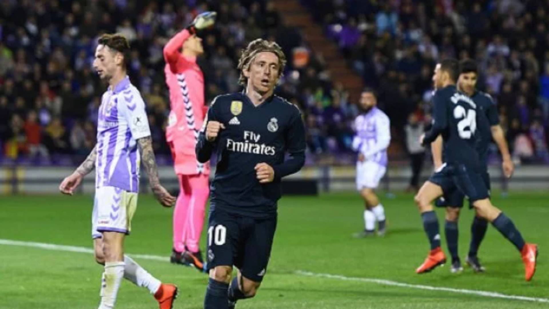 ريال مدريد يضمد جراحه بفوز كبير على بلد الوليد