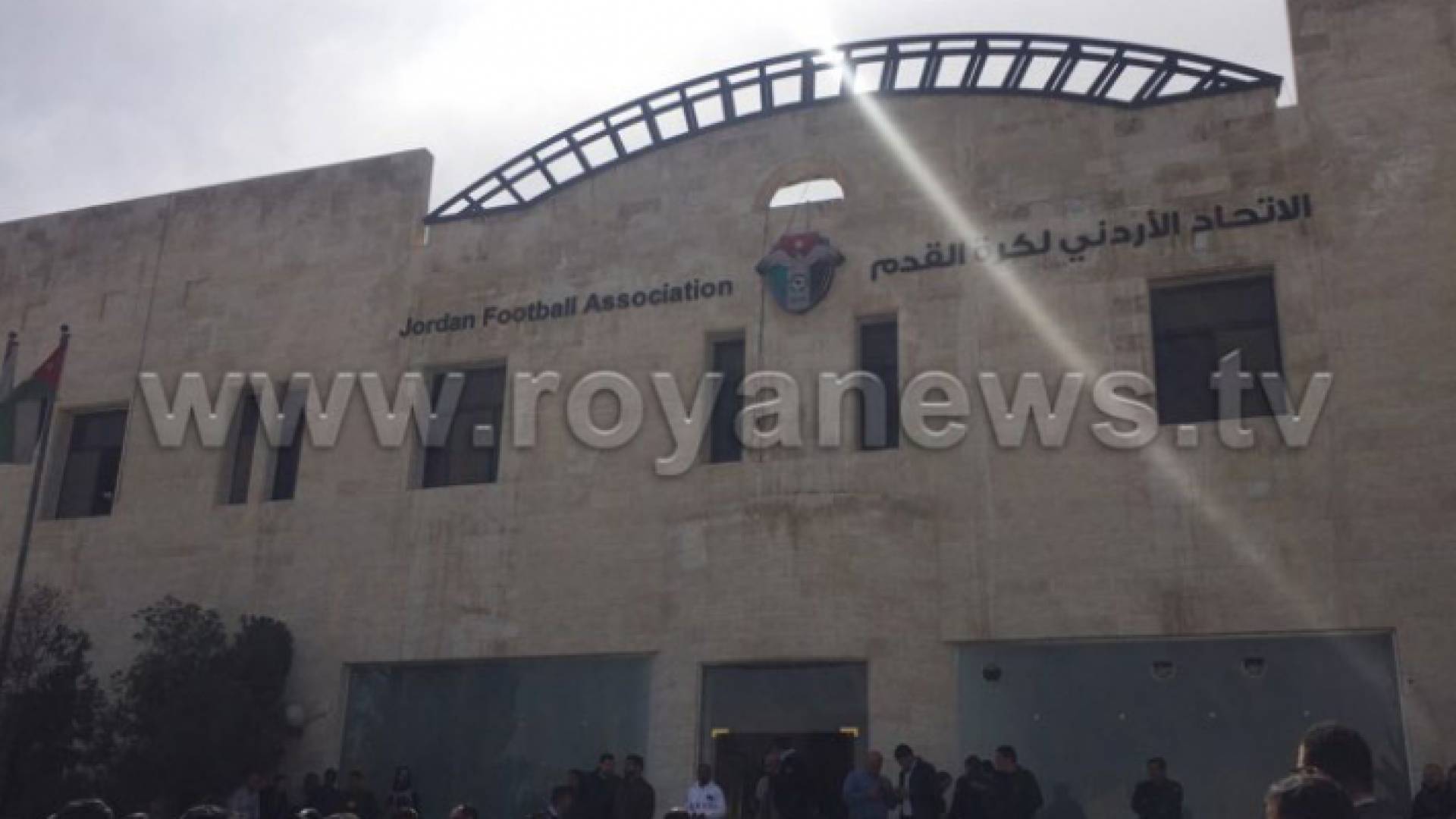 من الاعتصام