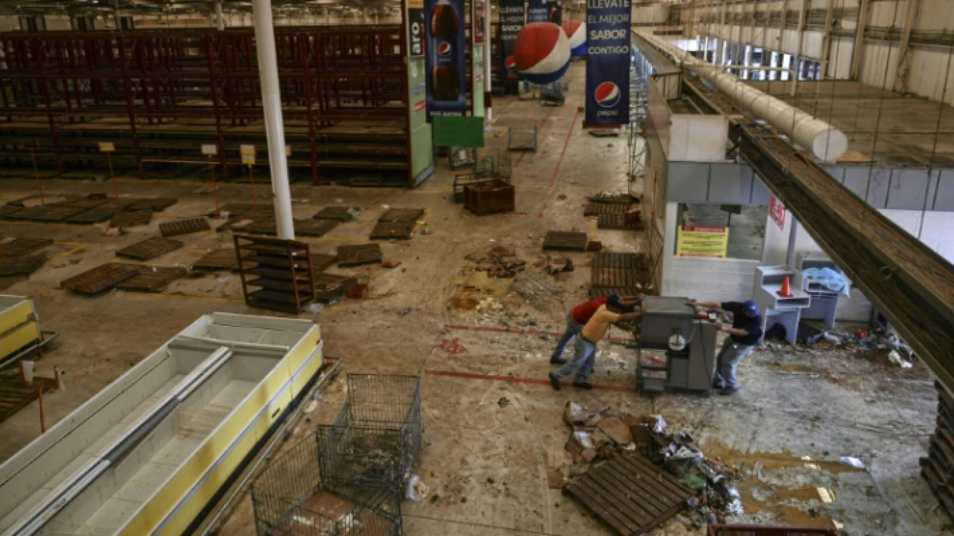 استئناف العمل في فنزويلا بعد انقطاع دام أسبوعا جراء انقطاع الكهرباء