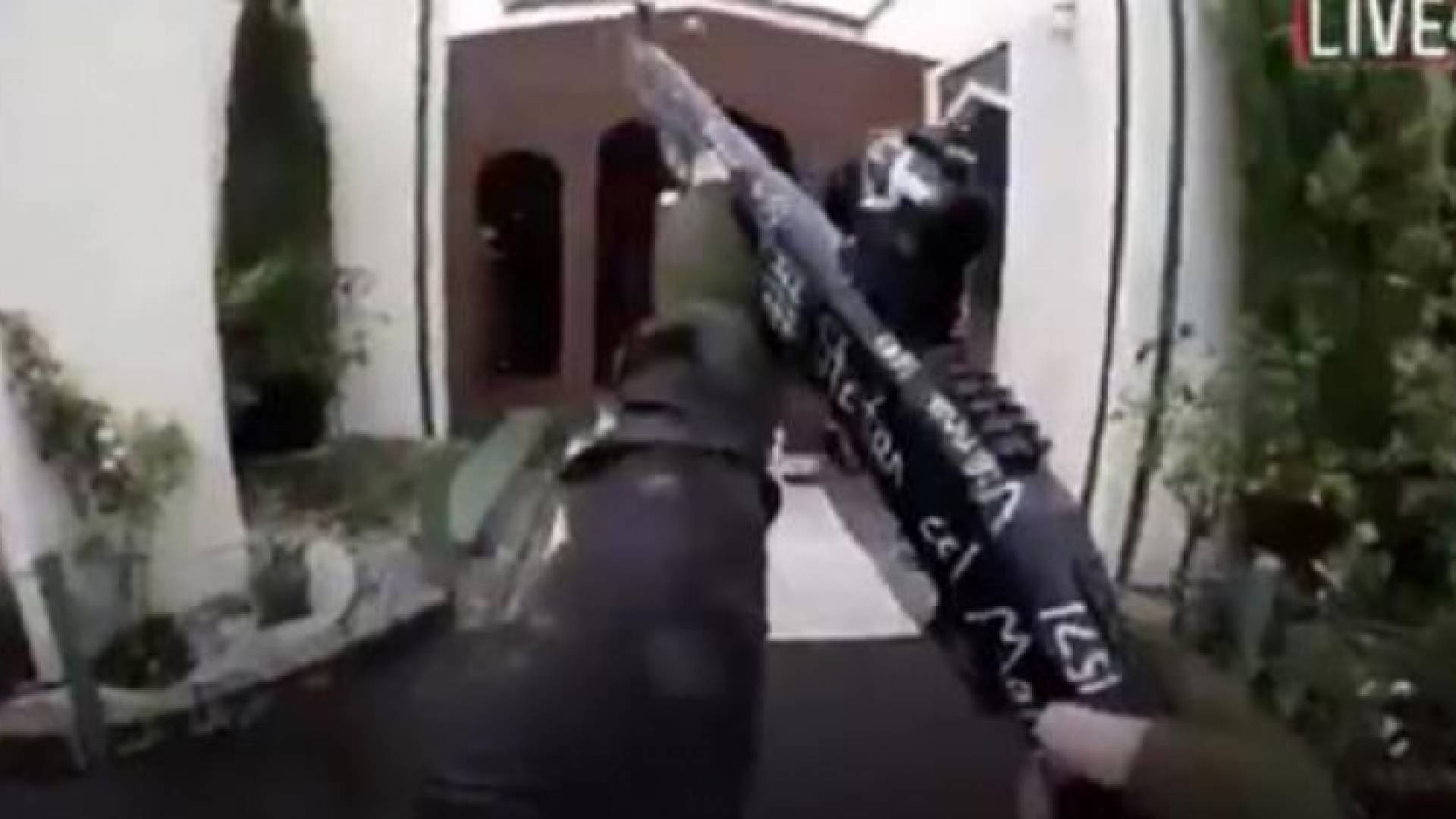 منفذ الهجوم الدامي على مسجدين بنيوزيلاندا وثق العملية على فيسبوك