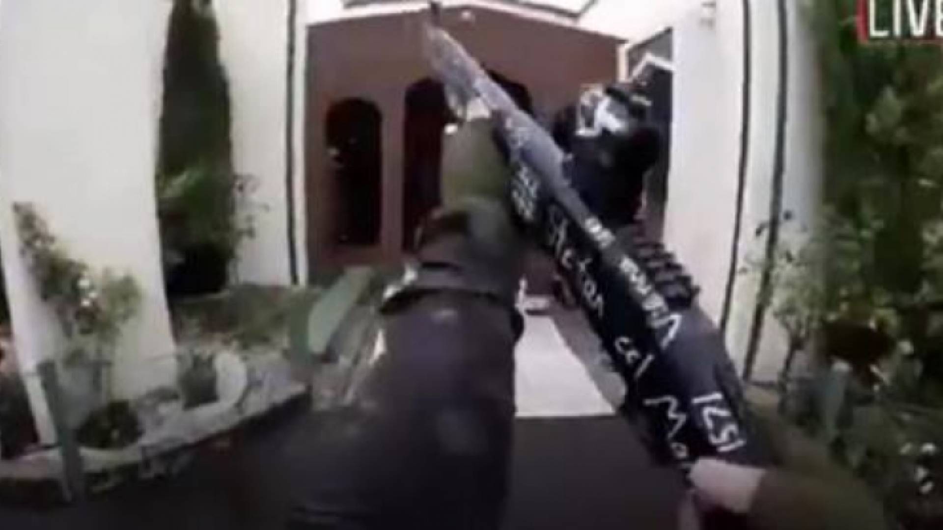 منفذ الهجوم الدامي على مسجدين بنيوزيلاندا وثق العملية على فيسبوك