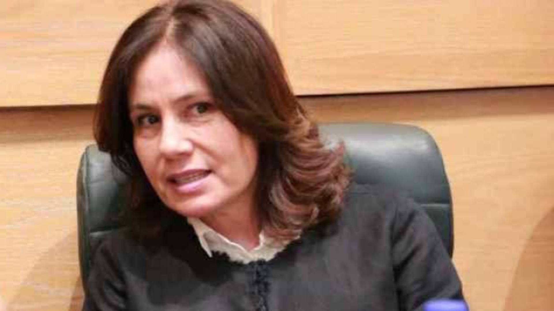 وزيرة الطاقة والثروة المعدنية هالة زواتي