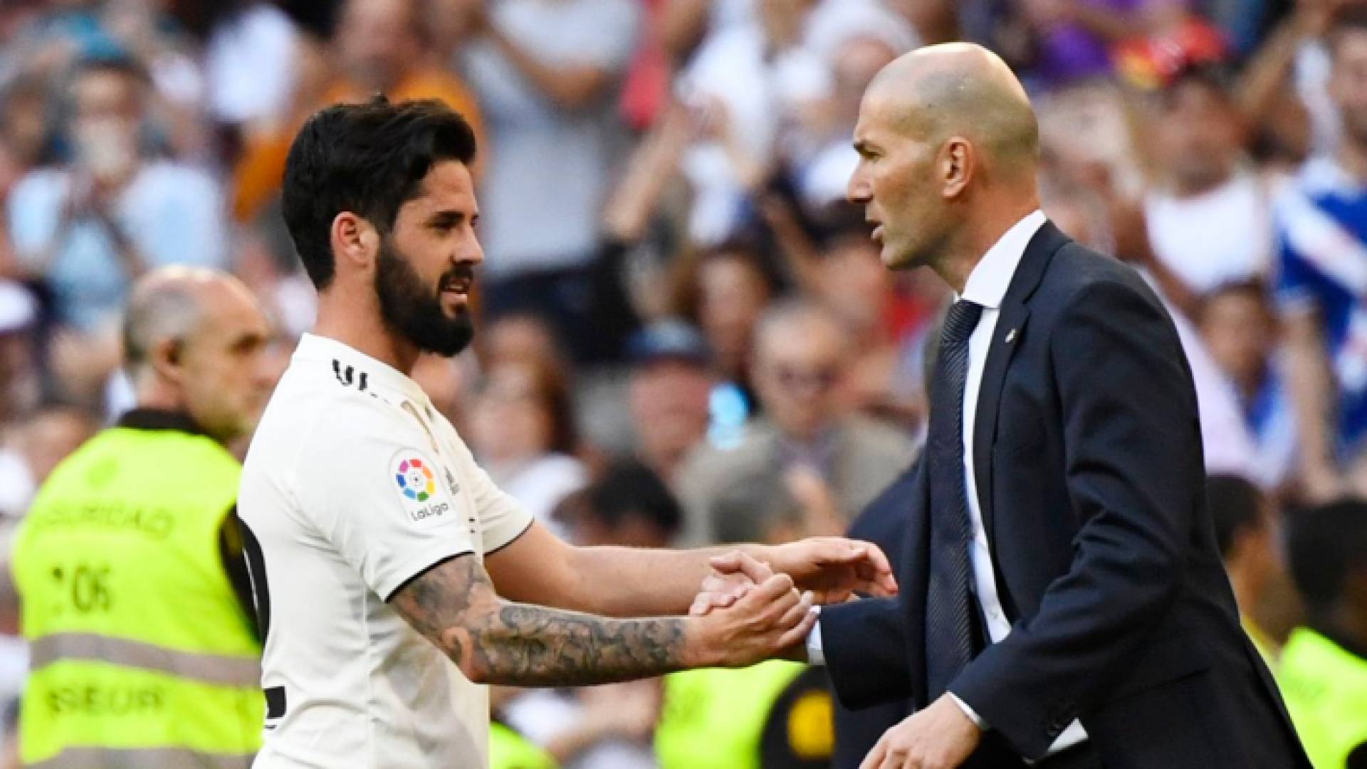 زيدان وايسكو خلال المباراة