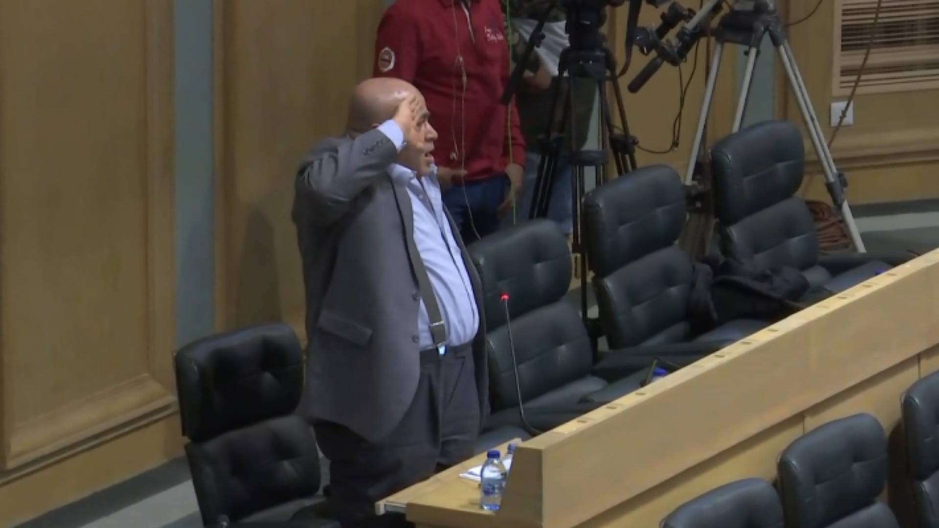 النائب خليل عطية