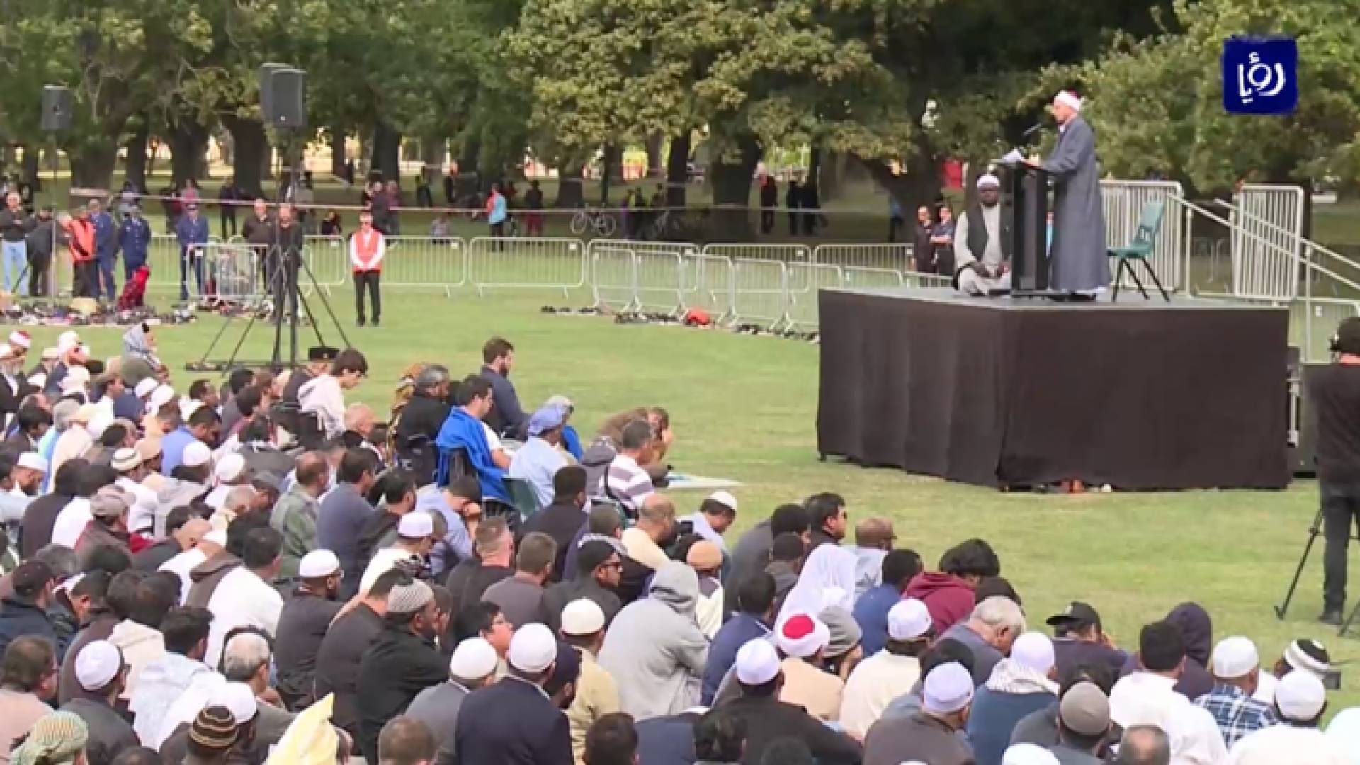 الآلاف يشيعون جثامين الأردنيين ضحايا مذبحة المسجدين