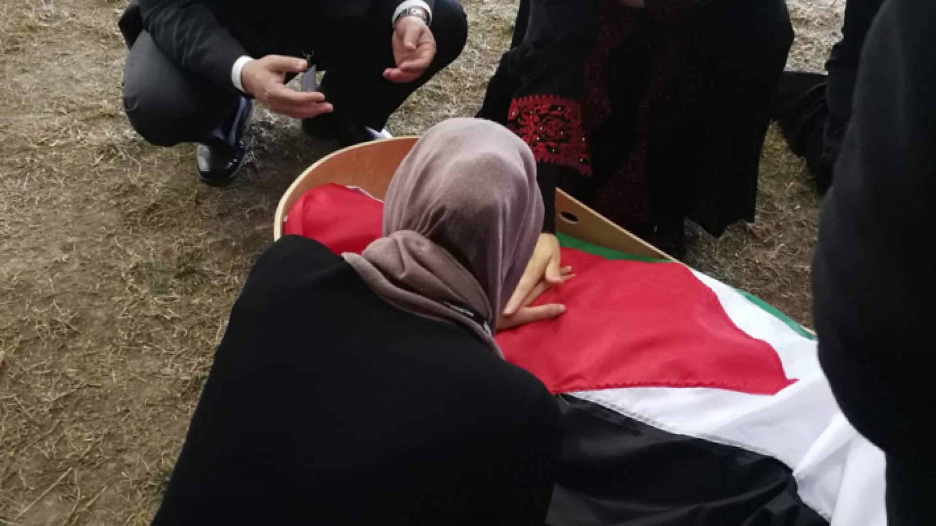 من تشييع جثامين الشهداء