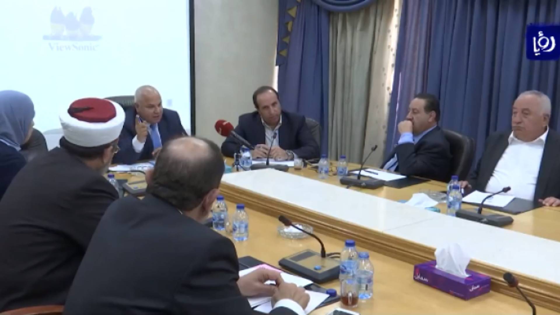 من اجتماع اللجنة