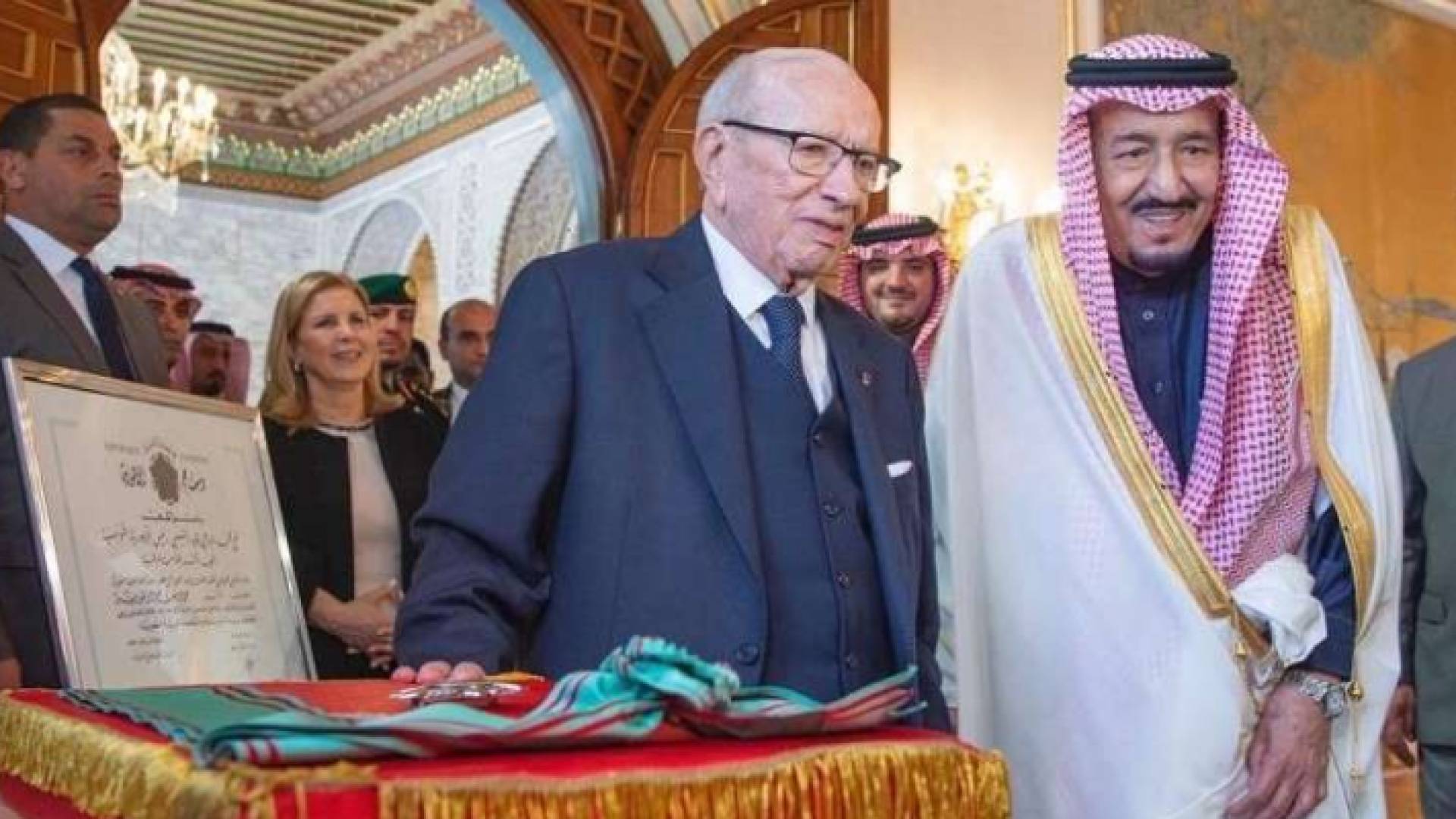 العاهل السعودي الملك سلمان بن عبد العزيز والرئيس التونسي الباجي قائد السبسي