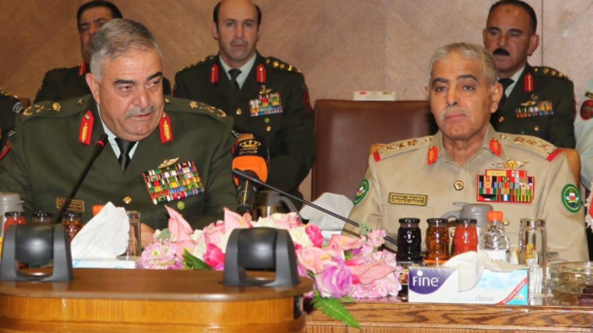 رئيس هيئة الأركان المشتركة يستقبل رئيس هيئة الأركان العامة لقوة دفاع البحرين