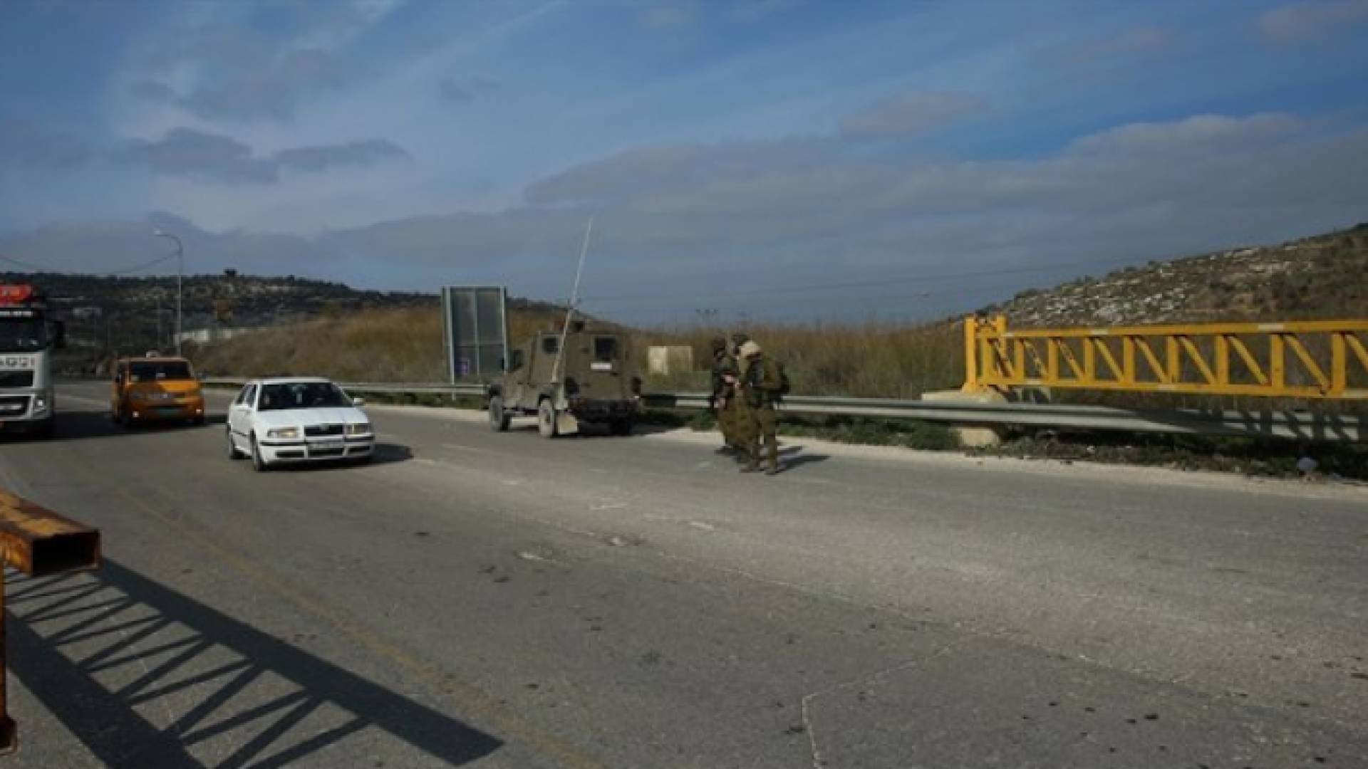 حواجز عسكرية واغلاق شوارع في الضفة