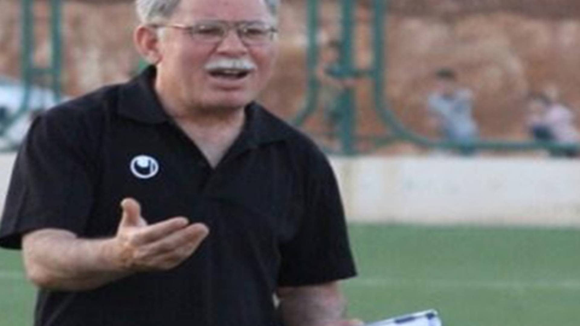 المدرب العراقي عادل يوسف