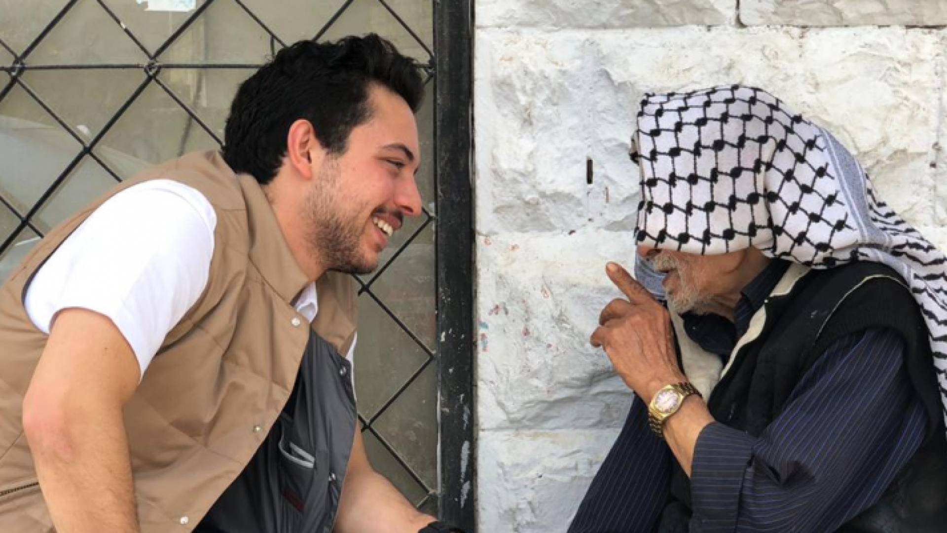 ولي العهد بين المواطنين في مادبا