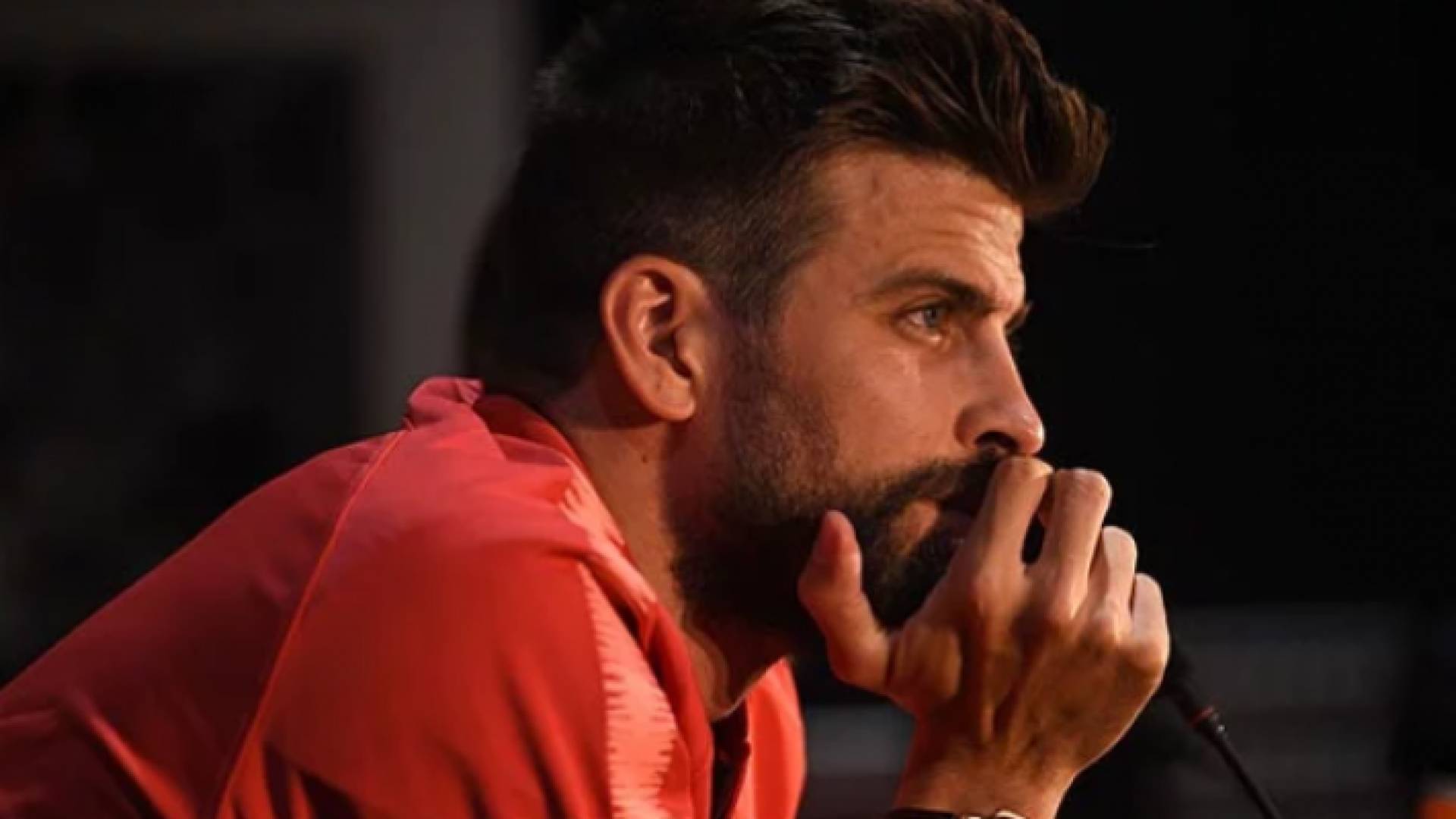 مدافع نادي برشلونة الإسباني جيرارد بيكيه