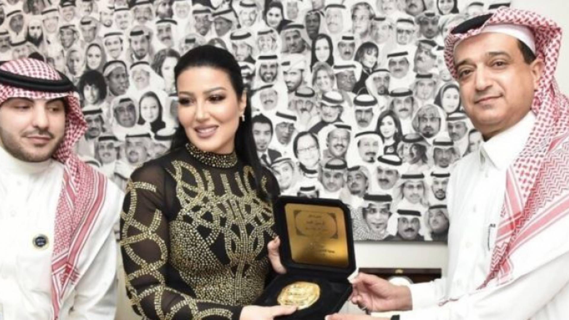 قالت سمية الخشاب بعد تأدية العمرة اللهم تقبل منا صالح الأعمال