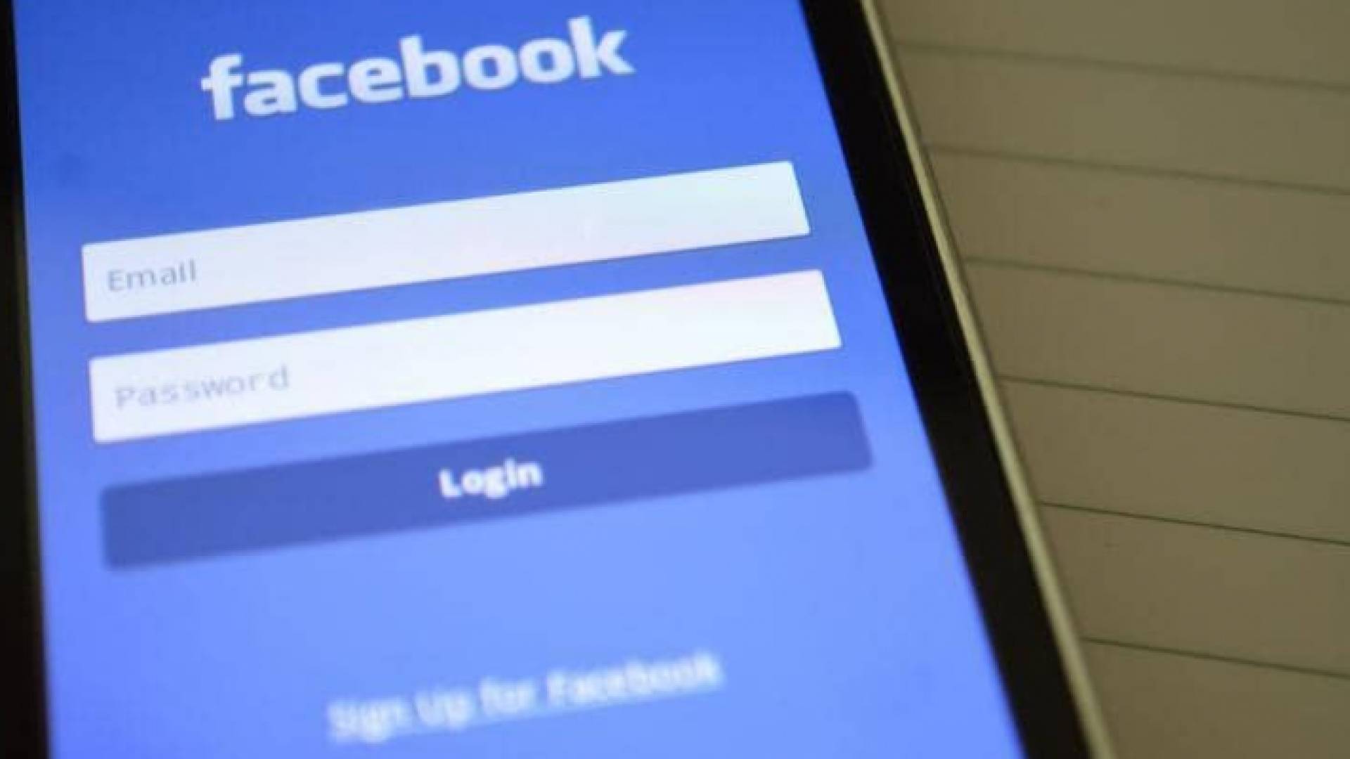 فيسبوك يعدل حسابات الموتى