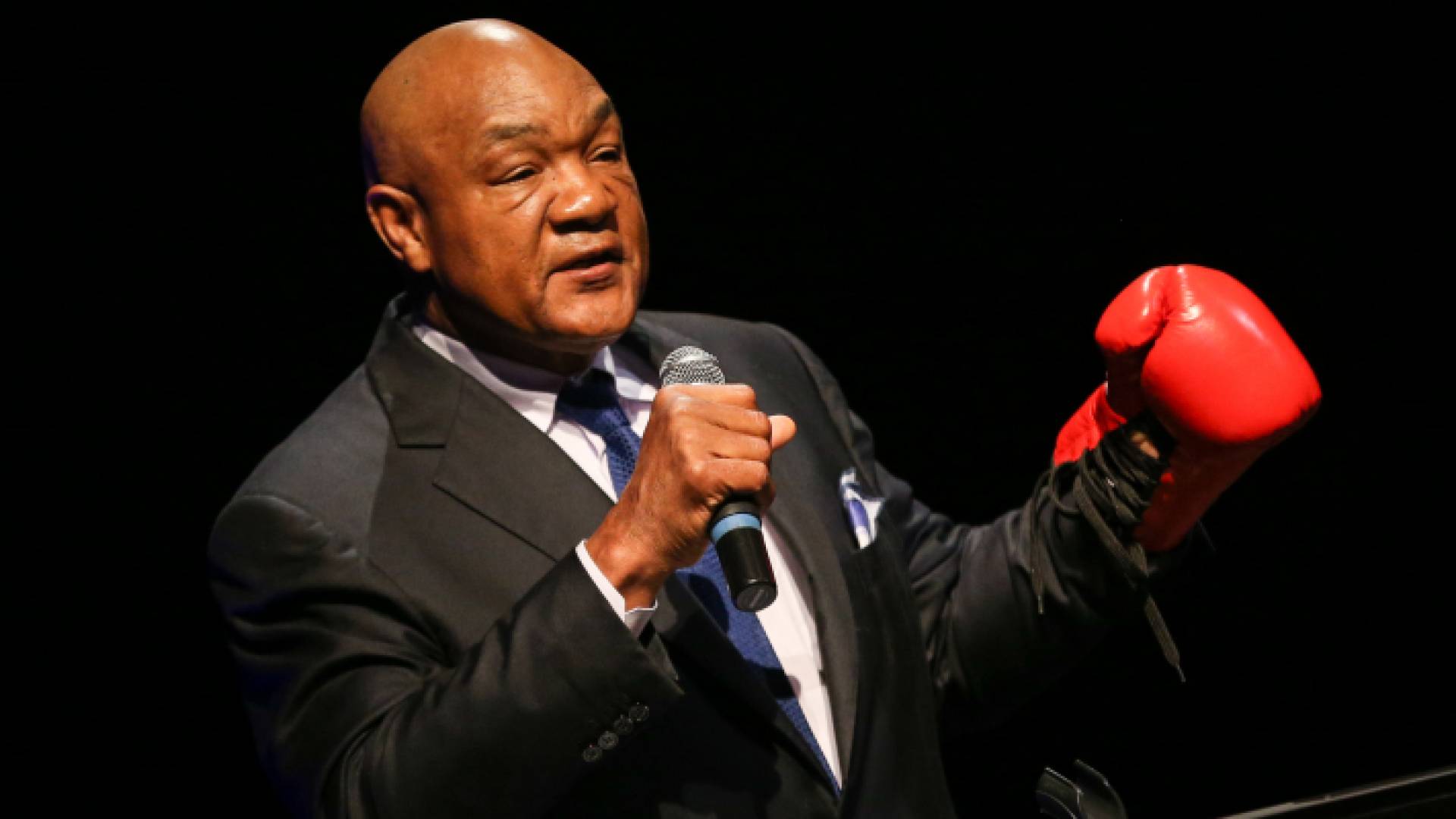 أسطورة الملاكمة المعتزل جورج فورمان