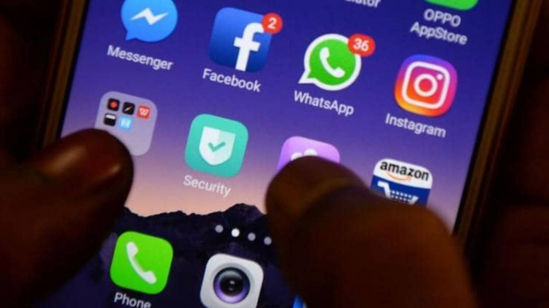 مواقع التواصل الاجتماعي - تعبيرية