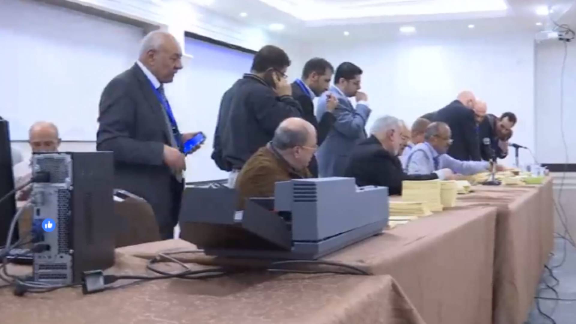 عمليات فرز الأصوات لإختيار نقيب الأطباء الأردنيين