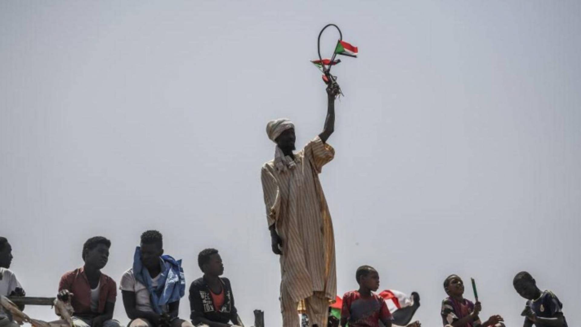 المحتجون طالبوا بمحاسبة الفاسدين والمتورطين في العنف