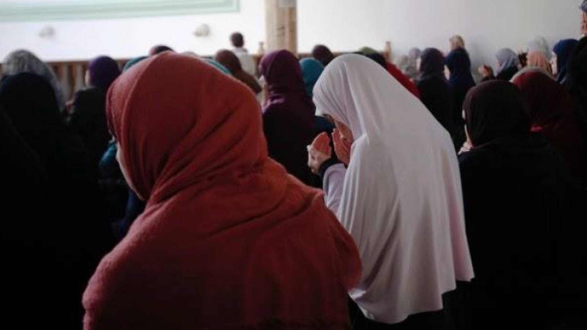 افتتاح أول مسجد للنساء