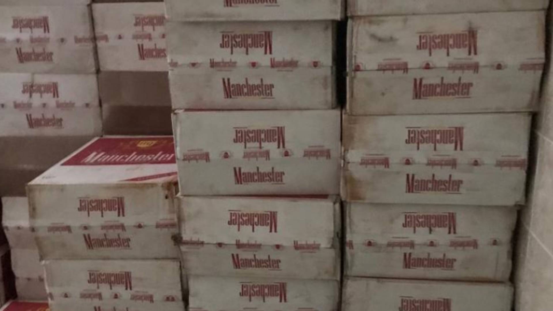 مكافحة المخدرات تضبط ٢٥٠ كرتونة دخان مهرب في سحاب