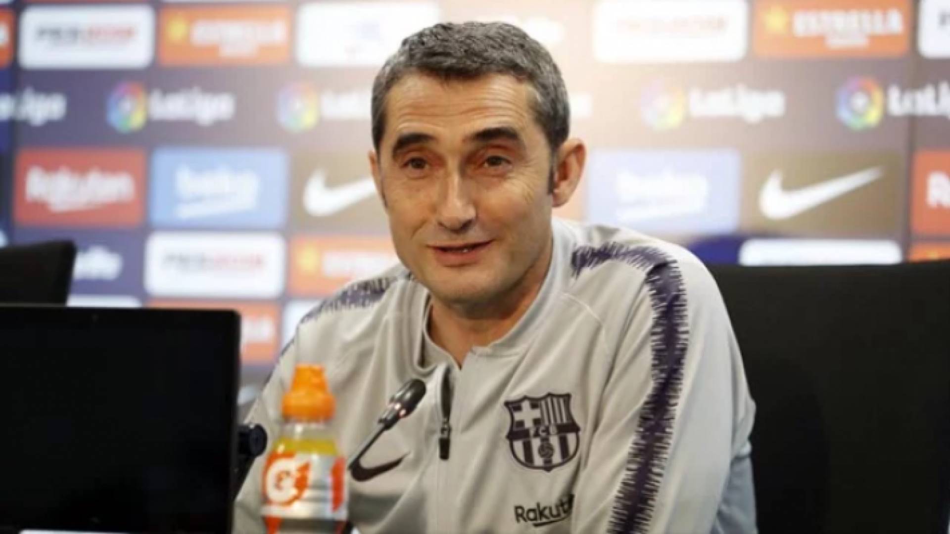 إرنستو فالفيردي المدير الفني لفريق برشلونة