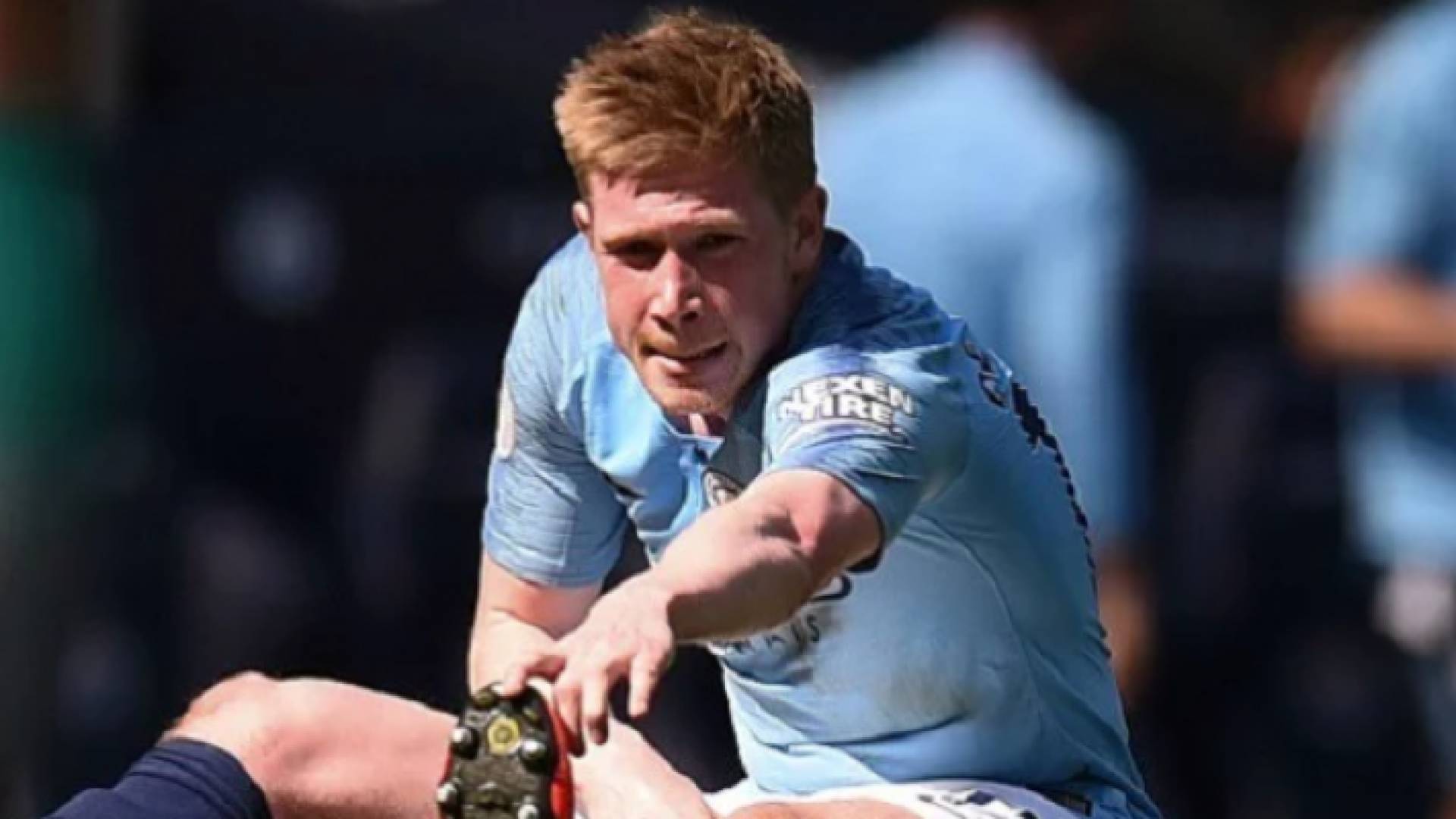 الدولى البلجيكي كيفن دي بروين صانع العاب مانشستر سيتي الإنجليزي