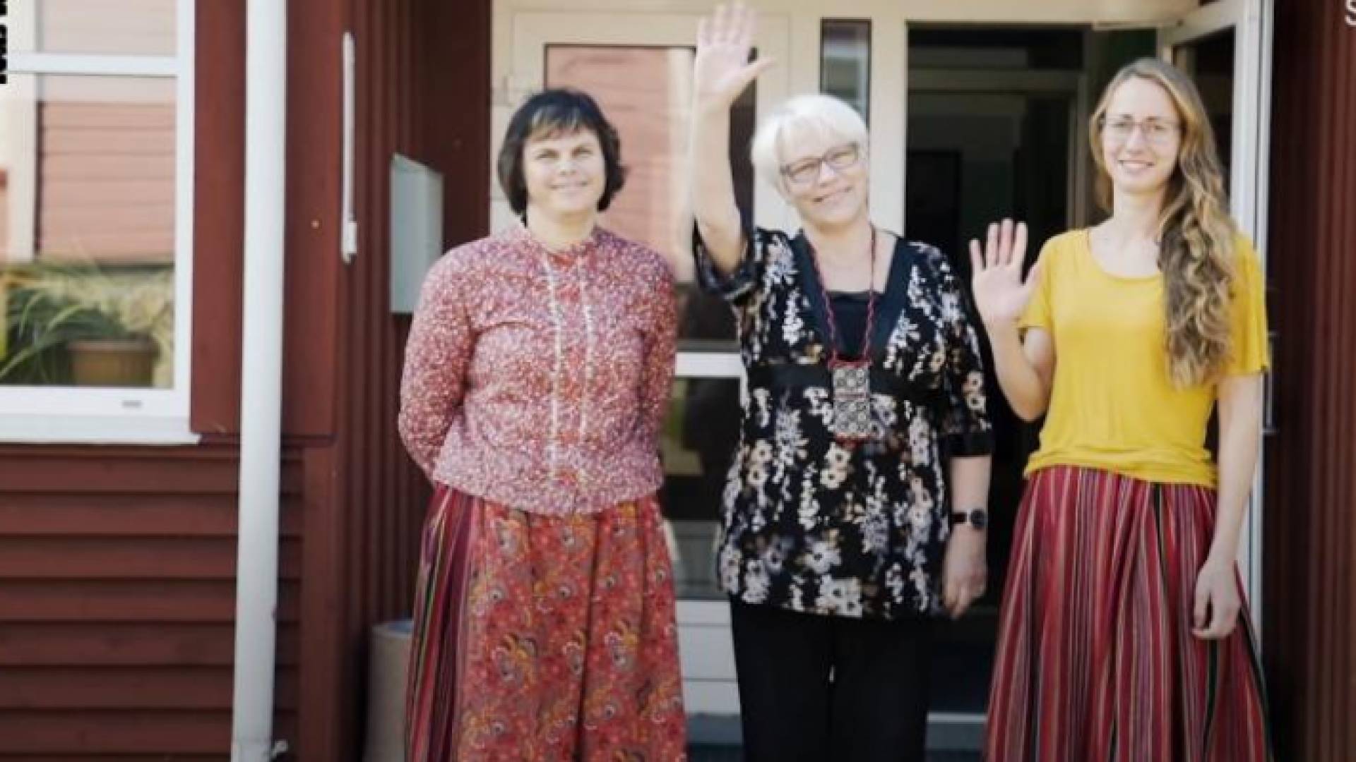 النساء تحكم الجزيرة الصغيرة كينو