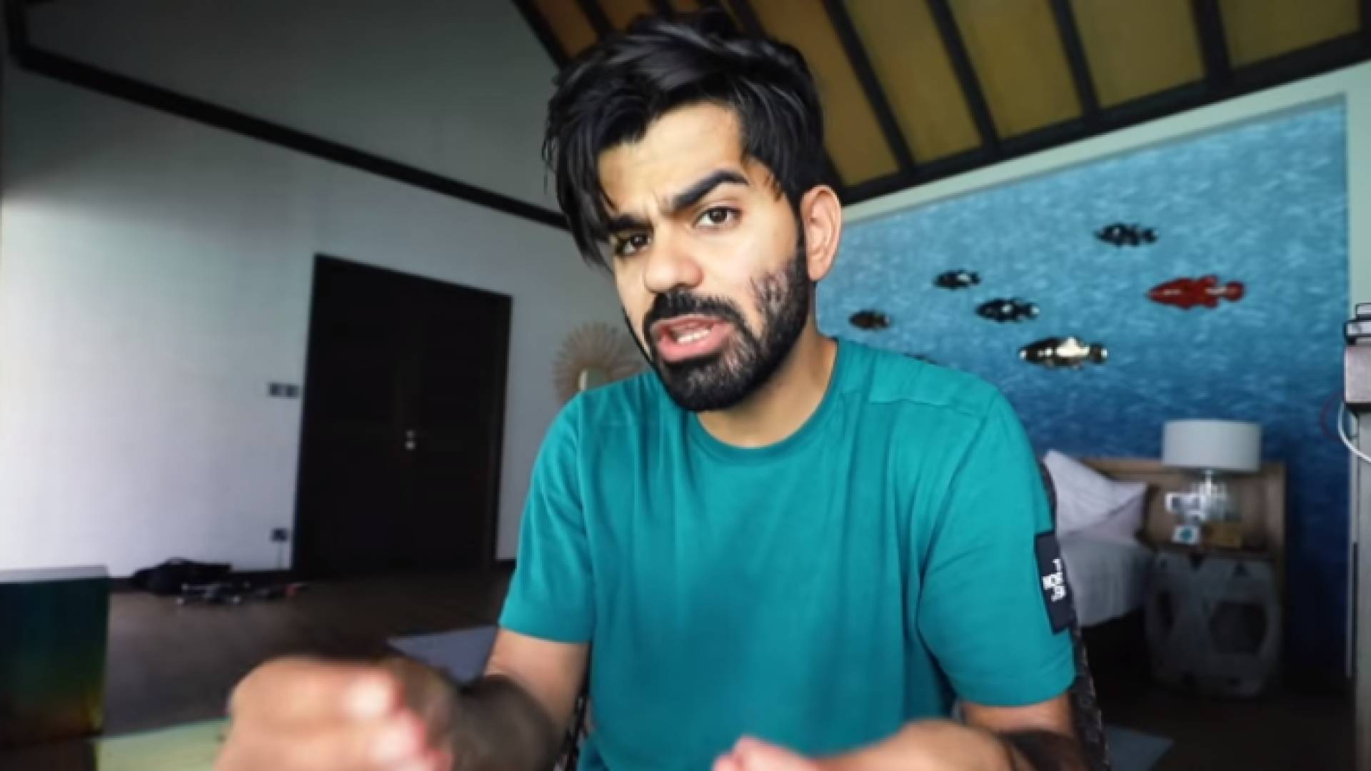 الرحالة الأردني جو حطاب