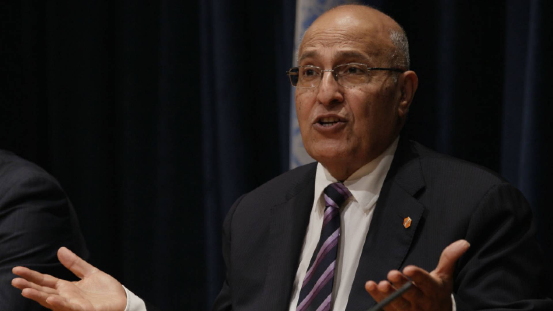 مستشار الرئيس للعلاقات الخارجية والدولية نبيل شعث