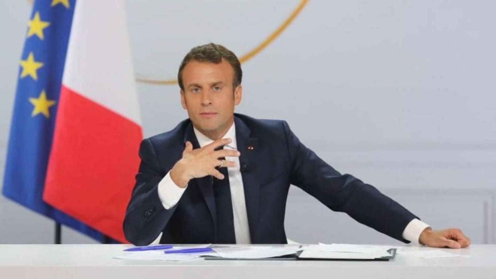 ماكرون وعد بتخفيض الضرائب