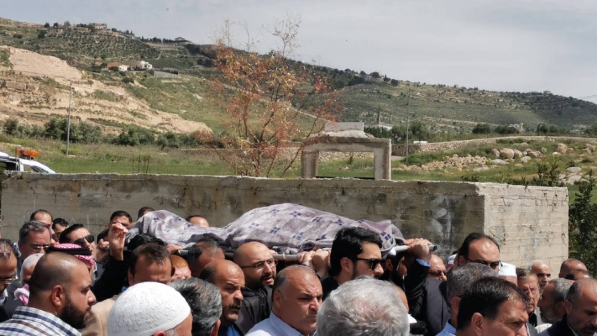 من تشييع جثمان عربيات