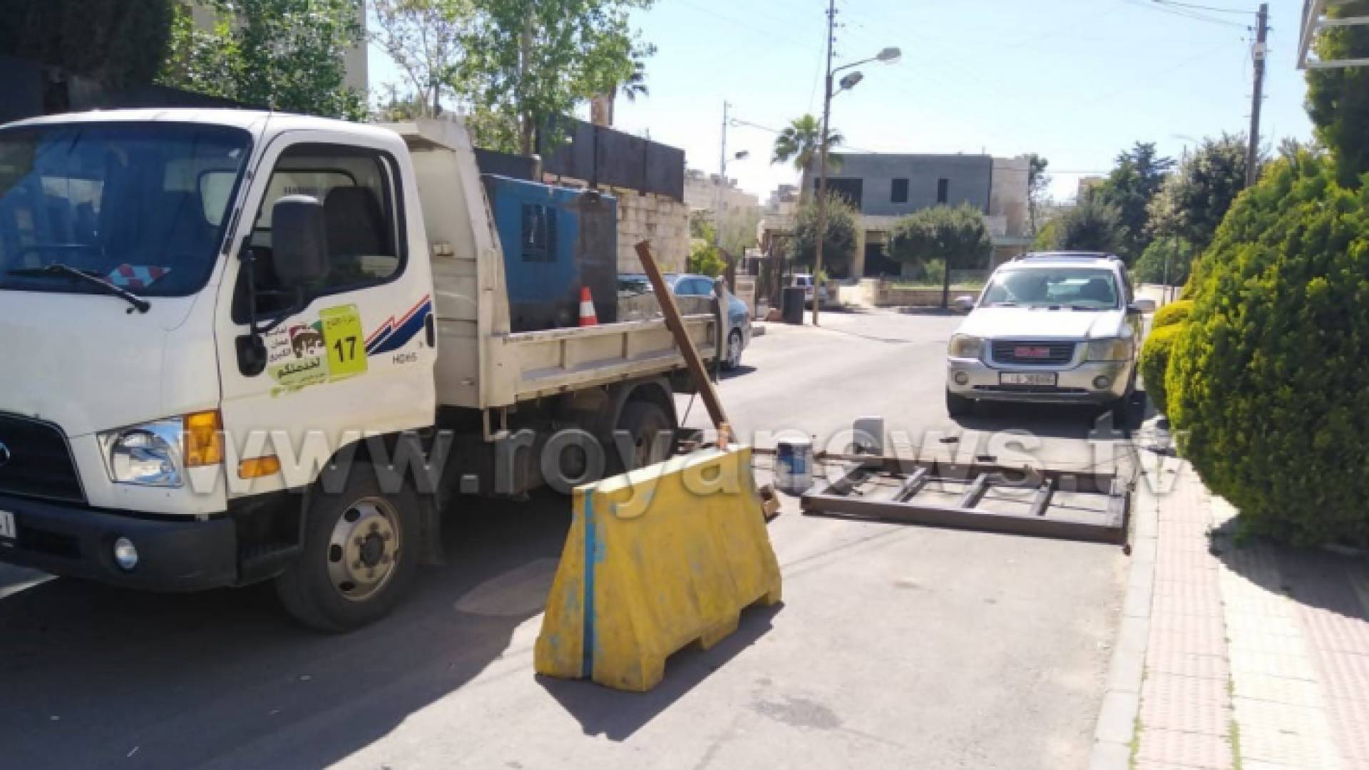 الامانة تزيل البوابة الحديدية