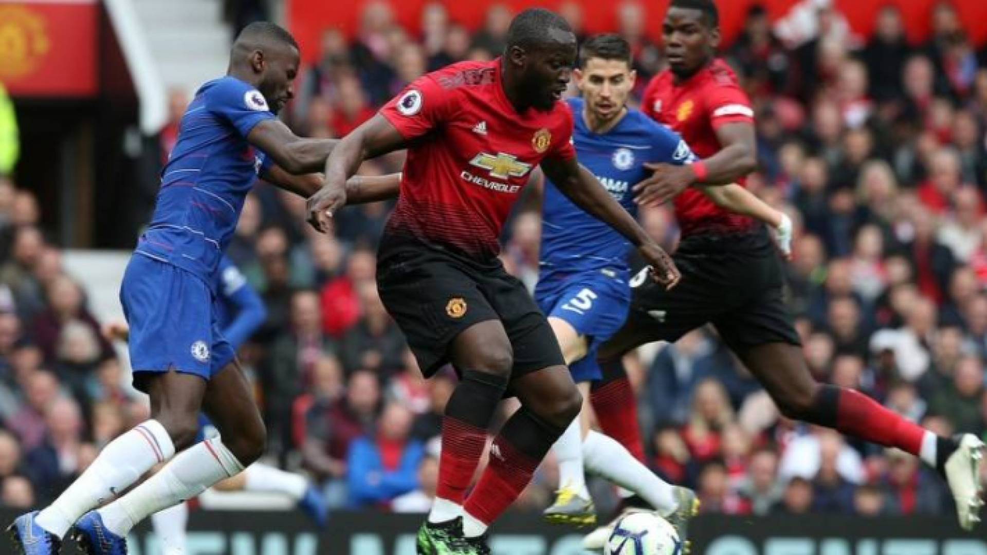 تشيلسي يتعادل مع "الشياطين" ويعزز آماله بالمركز الرابع