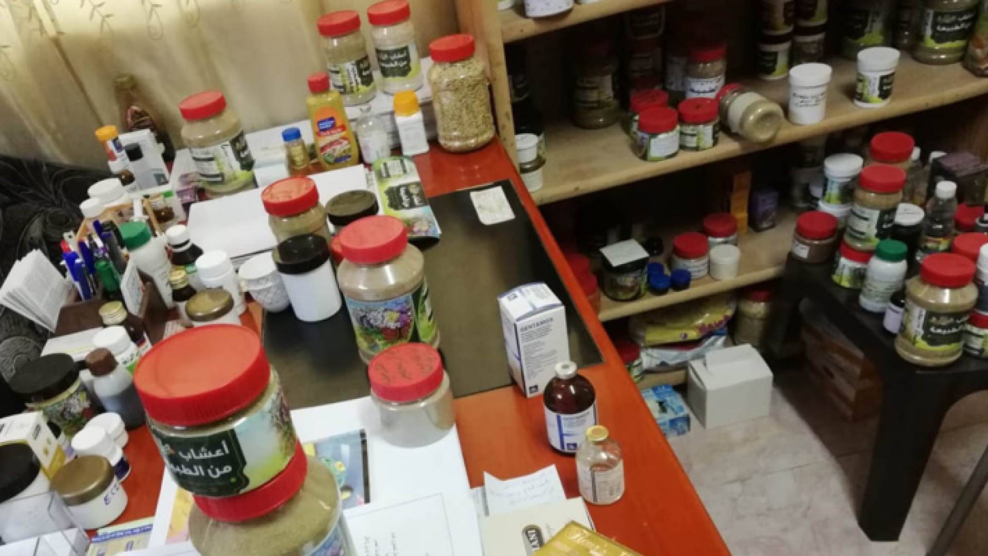 القبض على طبيب بيطري يعالج مواطنين في اربد