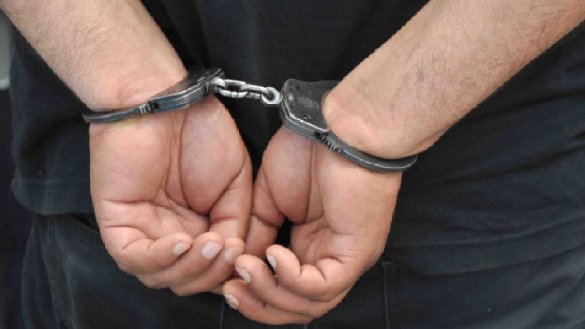 القبض على شخص - ارشيفية