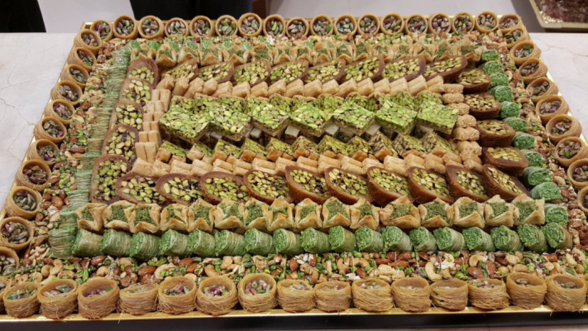 حلويات عربية- تعبيرية