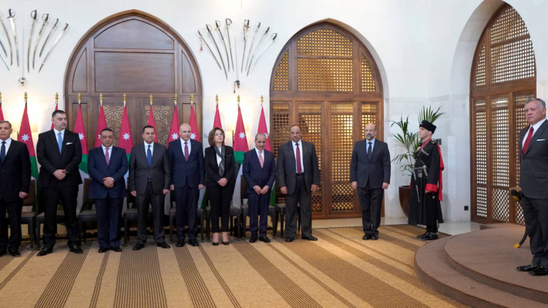 إرادة ملكية بالموافقة على إجراء تعديل على حكومة الرزاز