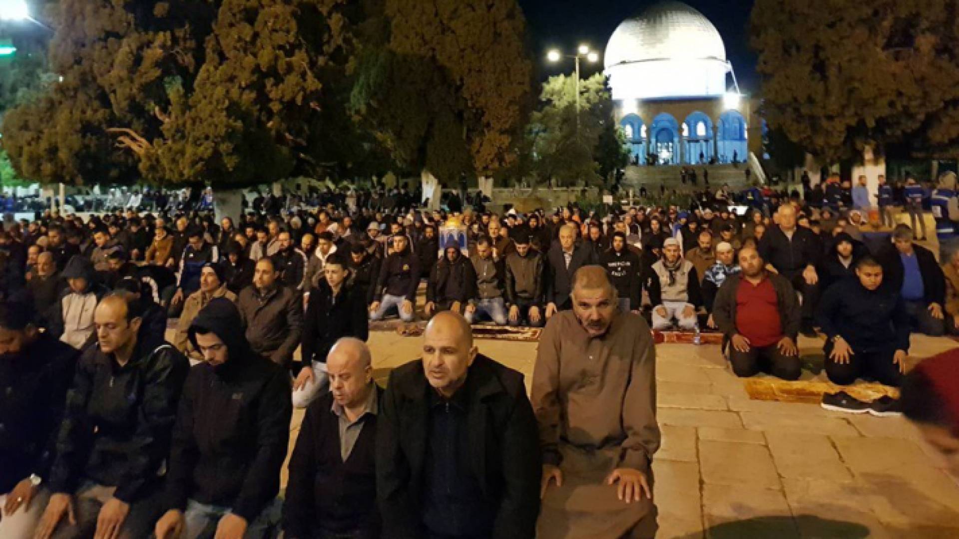 60 ألف مصل أدوا صلاتي العشاء والتراويح بالمسجد الأقصى