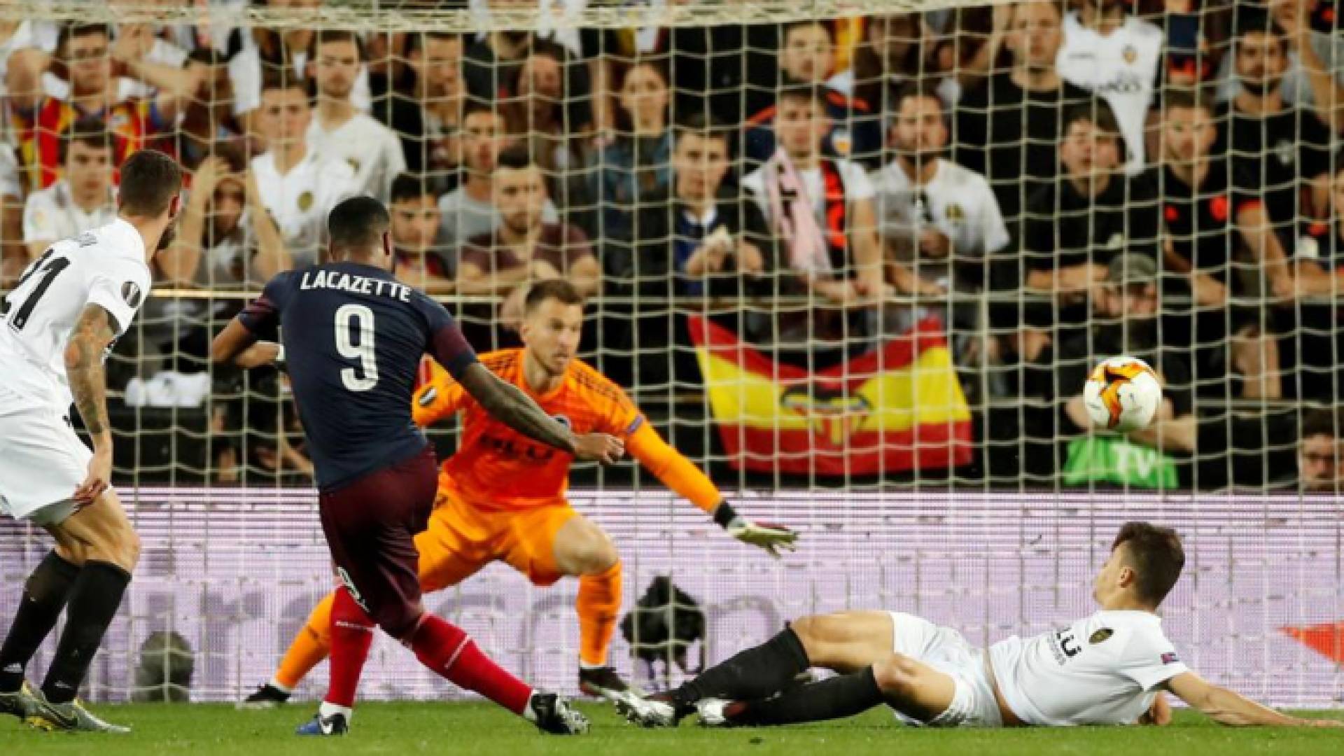 أرسنال يهزم فالنسيا ويبلغ نهائي الدوري الأوروبي