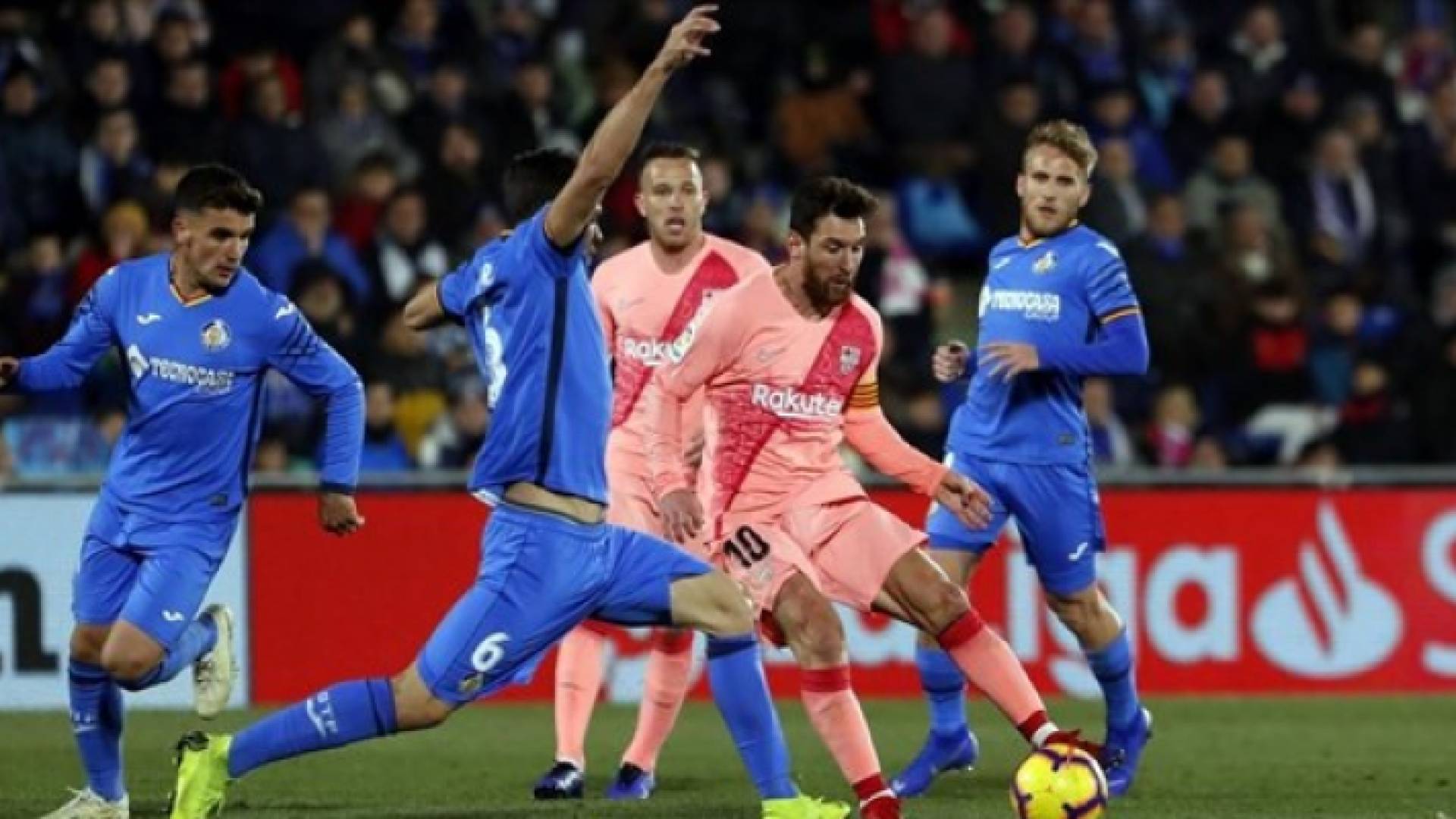 جانب من لقاء سابق بين برشلونة وخيتافي - ارشفية