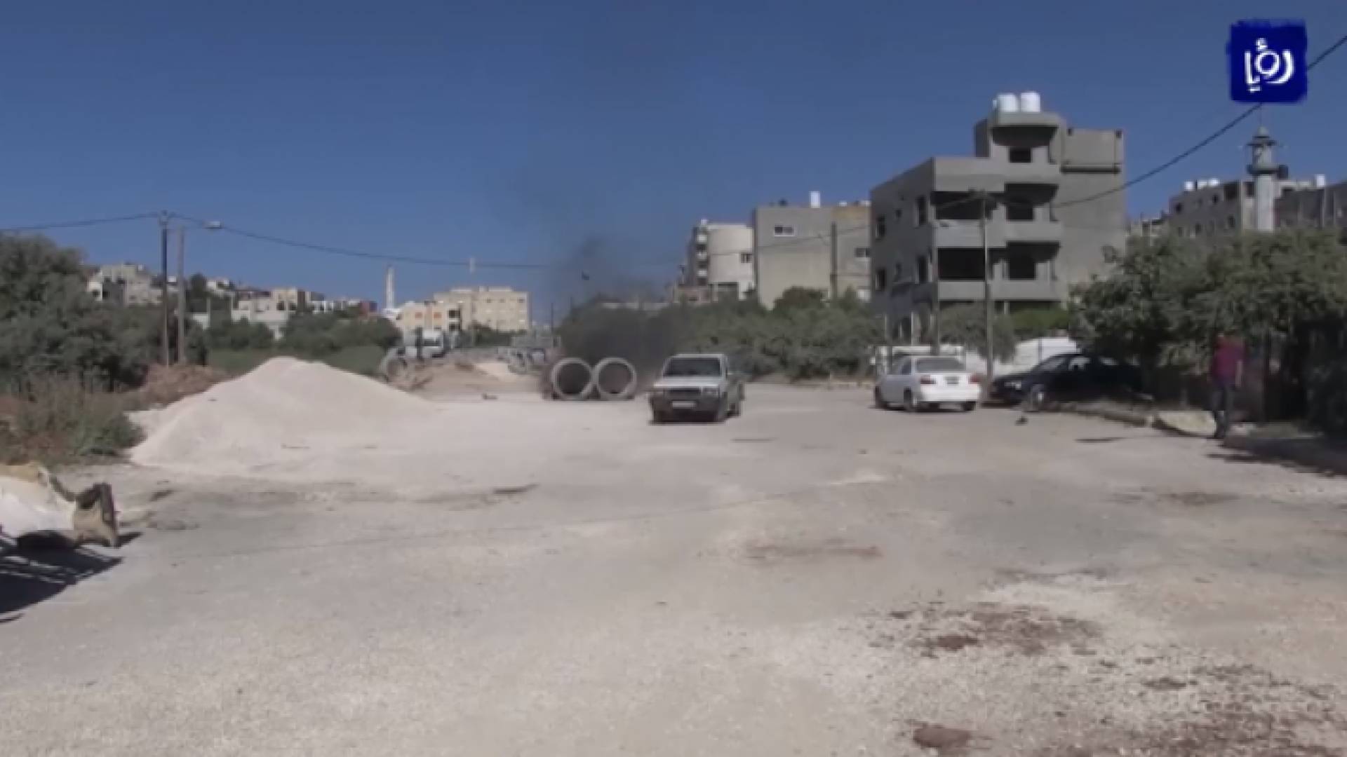 مواطنون يطالبون بوضع لوحات إرشادية أثناء أعمال الحفريات في شارع إسلام آباد في إربد